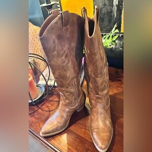 Western Knee High Embroidered Block Heeled Pointed Toe Boots Size 6.5 Athletifit